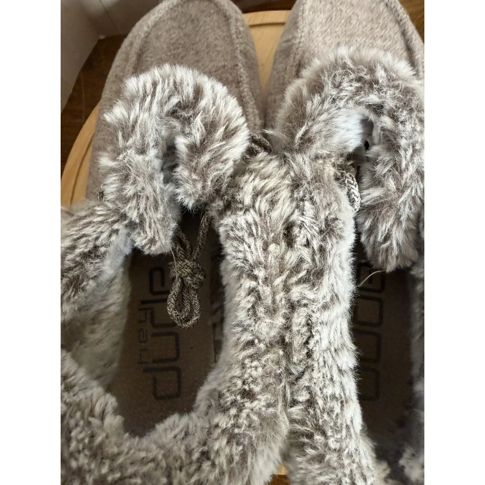 Hey Dude Britt Sz 9/40 Women's Nut Beige Faux Fur Lined‎ Booties w/Laces & Snaps